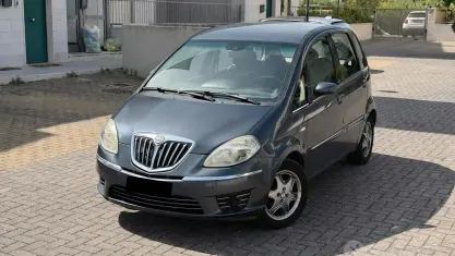 Usata Lancia Musa 69 CV (50 kW) 2009 Bluazzurro Monovolume