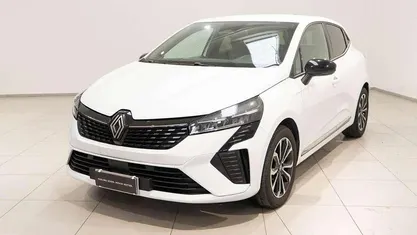 Usata Renault Clio V Techno 143 CV (105 kW) 2024 Bianco Utilitaria