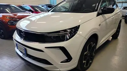 Usata Opel Grandland X Ultimate 131 CV (96 kW) 2024 Bianco SUV