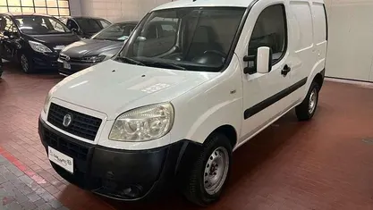 Bianco Usata 2009 Fiat Doblò Monovolume | 1490 €