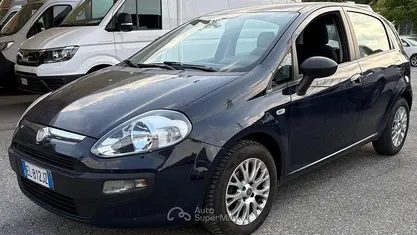 Usata Fiat Grande Punto 69 CV (50 kW) 2012 Blu Utilitaria
