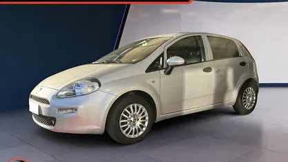 Grigio Usata 2016 Fiat Punto Street Tre volumi | 6900 € (Buon prezzo)