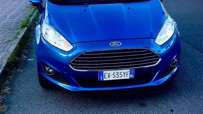 Usata Ford Fiesta Titanium 75 CV (55 kW) 2015 Blu Utilitaria