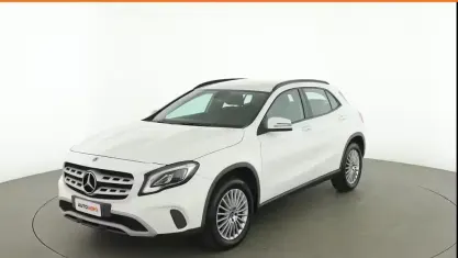 Käytetty Mercedes GLA200 Business 136 HP (100 kW) 2019 Valkoinen Katumaasturi