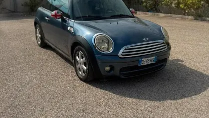 Usata Mini Cooper D 109 CV (80 kW) 2009 Blu Utilitaria