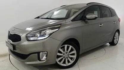 Beige Usata 2014 Kia Carens Monovolume | 7500 € (Buon prezzo)