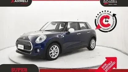 Usata Mini Cooper D 116 CV (85 kW) 2018 Deep blue metallizzato Utilitaria