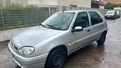 Usata Citroën Saxo Elegance 57 CV (41 kW) 2002 Grigio Utilitaria