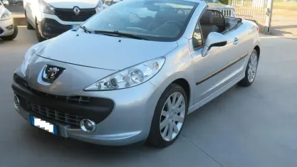 Usata Peugeot 207 CC 150 CV (110 kW) 2007 Grigio Cabrio