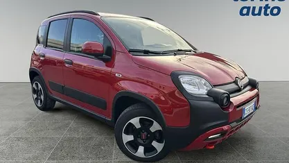 Rosso Usata 2024 Fiat Panda Cross Cross Due volumi | 13.890 € (Buon prezzo)