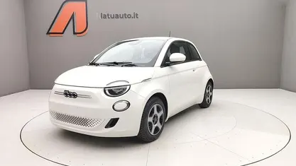 Usata Fiat 500e Passion 42 kW (58 CV) 2021 Bianco Utilitaria