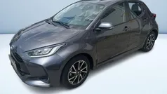 Grigio scuro metallizzato Usata 2021 Toyota Yaris Hybrid Trend Due volumi | 19.100 € (Buon prezzo)