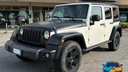 Usata Jeep Wrangler Sahara 177 CV (130 kW) 2010 Bianco SUV