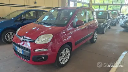 Usata Fiat Panda Lounge 80 CV (58 kW) 2014 Rosso Utilitaria