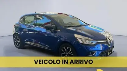 Usata Renault Clio Zen 90 CV (66 kW) 2019 Blu Utilitaria