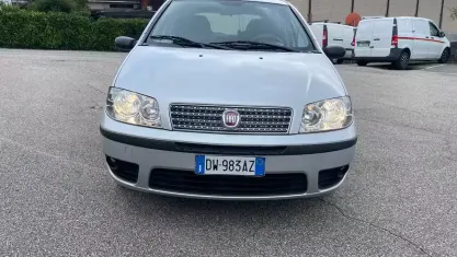 Usata Fiat Punto Classica 60 CV (44 kW) 2009 Grigio Utilitaria