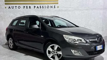 Other Usata 2011 Opel Astra Tre volumi | 3000 € (Buon prezzo)