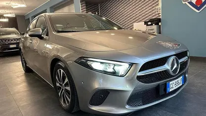 Usata Mercedes A180 Business 115 CV (84 kW) 2020 Grigio Berlina