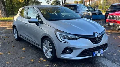 Argento Usata 2022 Renault Clio V Business Tre volumi | 9900 € (Ottimo prezzo)