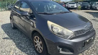 Usata Kia Rio City 85 CV (62 kW) 2015 Bluazzurro Berlina