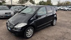 Nero Usata 2009 Mercedes A180 Elegance Tre volumi | 3500 € (Ottimo prezzo)
