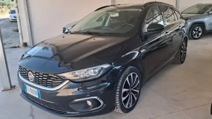 Usata Fiat Tipo Lounge 120 CV (88 kW) 2016 Nero Station wagon