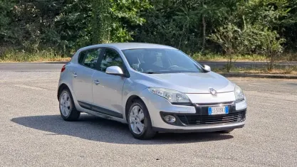 Usata Renault Mégane III 90 CV (66 kW) 2014 Grigio Berlina