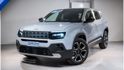Nieuw Jeep Avenger Summit 110 PK (80 kW) 2026 Grijs SUV