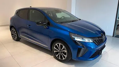 Usata Renault Clio V Techno 91 CV (66 kW) 2025 Blu Berlina