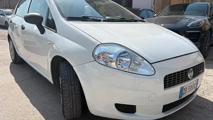 Usata Fiat Grande Punto Active 75 CV (55 kW) 2007 Bianco Utilitaria