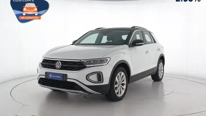 Usata VW T-Roc Life 110 CV (80 kW) 2022 Pure white deep black perlato SUV