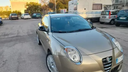 Usata Alfa Romeo MiTo Distinctive 120 CV (88 kW) 2010 Giallo Utilitaria
