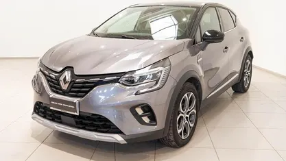 Usata Renault Captur Techno 143 CV (105 kW) 2023 Grigio medio tetto nero SUV