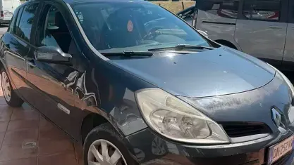 Usata Renault Clio II Rip Curl 75 CV (55 kW) 2008 Grigio Berlina