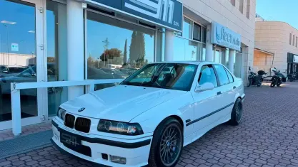 Usata BMW 320 Sport Line 150 CV (110 kW) 1991 Bianco Berlina