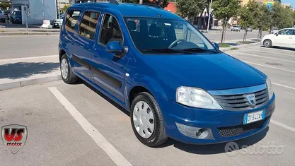 Blu Usata 2009 Dacia Logan Tre volumi | 2499 € (Buon prezzo)