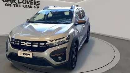 Usata Dacia Sandero Extreme 101 CV (74 kW) 2023 Grigio lunare Utilitaria