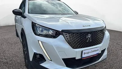 Usata Peugeot 2008 Allure 131 CV (96 kW) 2022 Bianco SUV