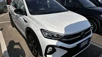 Begagnad Volvo XC40 Momentum 129 HK (94 kW) 2020 Svart SUV