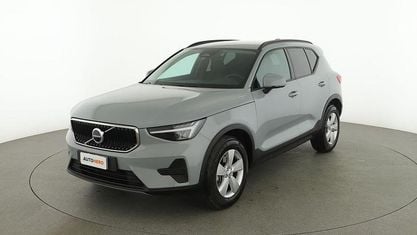 Usado Volvo XC40 163 HP (119 kW) 2025 Cinzento SUV