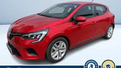 Rosso metallizzato Usata 2021 Renault Clio V Zen Tre volumi | 14.800 € (Buon prezzo)