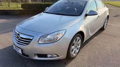 Usata Opel Insignia Cosmo 179 CV (131 kW) 2009 Argento Berlina