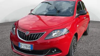 Usata Lancia Ypsilon Gold 70 CV (51 kW) 2023 Utilitaria