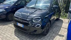 Usata 2021 Fiat 500e La Prima Due volumi | 16.490 € (Buon prezzo)