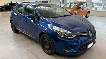 Käytetty Renault Clio IV Business 90 HP (66 kW) 2019 Sininen Sedan