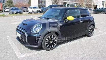 Usata Mini Cooper SE 75 kW (102 CV) 2021 Blu Utilitaria
