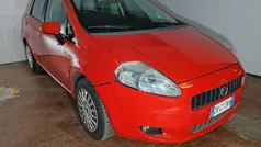 Rosso(met.) Usata 2009 Fiat Grande Punto Dynamic Due volumi | 3500 € (Buon prezzo)