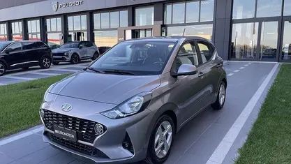 Grigio Usata 2022 Hyundai i10 Due volumi | 11.900 € (Buon prezzo)