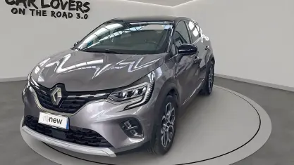 Begagnad Renault Captur Intens 101 HK (74 kW) 2023 Grå SUV