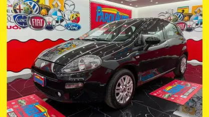 Usata Fiat Punto Lounge 77 CV (56 kW) 2012 Nero Utilitaria